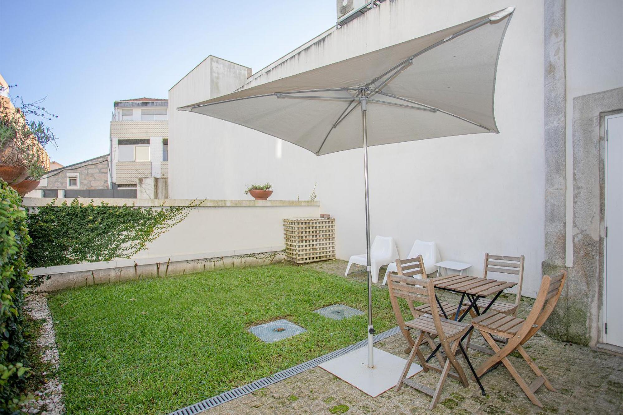 Liiiving In Porto - Garden Light Mezzanine Apartment Exterior photo