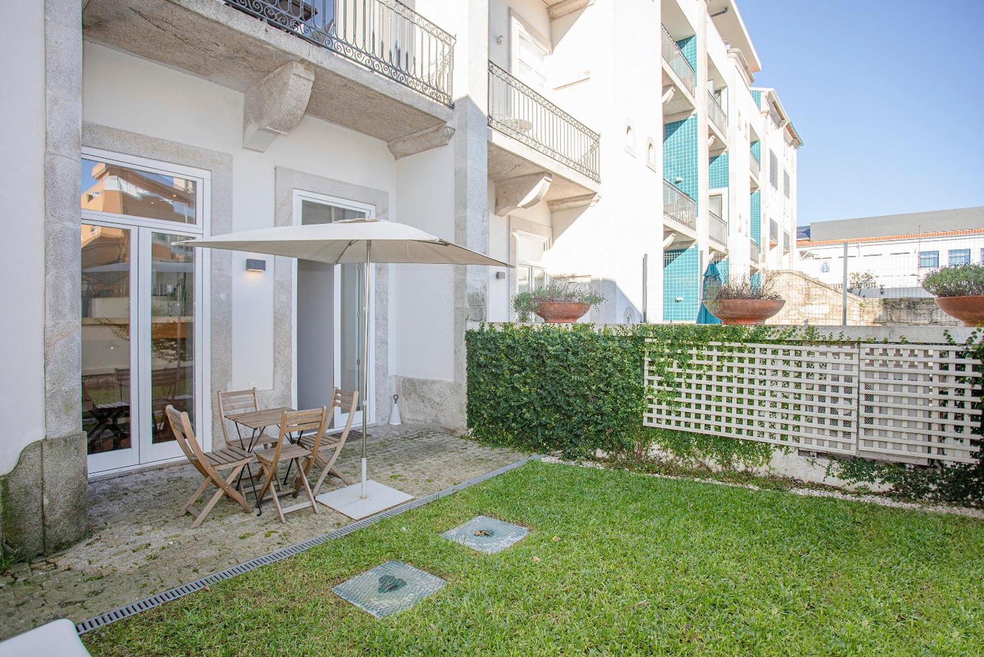 Liiiving In Porto - Garden Light Mezzanine Apartment Exterior photo